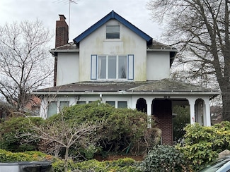 16016 Riverside Dr, Whitestone, NY 11357