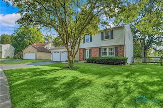 2262 Kingston Dr, Maumee, OH 43537