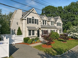 2 John St, Reading, MA 01867