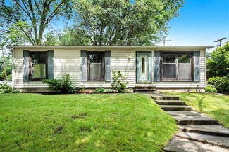 341 Glenmoor St, Whitmore Lake, MI 48189