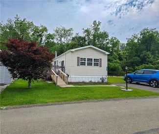 529 Lakeview Dr, Delmont, PA 15626