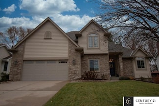 10218 Y St, Omaha, NE 68127