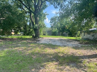 718 Edgar St, Marion, SC 29571
