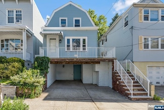 45 E 28th St, Bayonne, NJ 07002