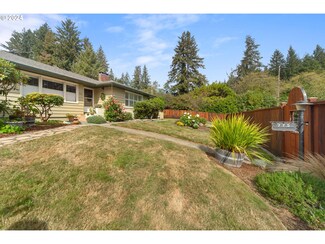 775 N 14th St, Coos Bay, OR 97420