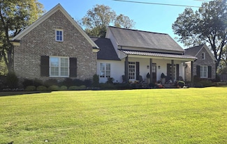 240 Burrows Rd, Collierville, TN 38017