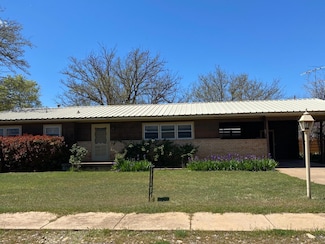 422 S Ivy St, Crosbyton, TX 79322