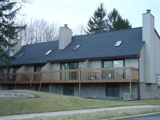 2920 Pleasant Grove Rd Unit 4, Lansing, MI 48910