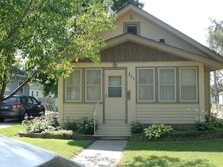 311 10th Ave SW, Aberdeen, SD 57401