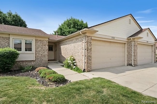 13716 Maple Grove Ave Unit 28, Shelby Township, MI 48315