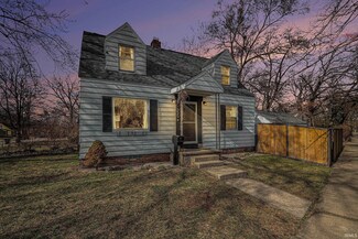 1225 Oakwood Blvd, South Bend, IN 46616