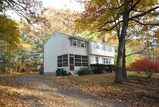 70 Hillside Ave, Concord, MA 01742