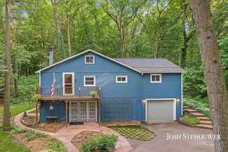 678 Pierce Rd, Plainwell, MI 49080