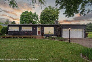 1010 Cliffdale Dr, Haslett, MI 48840