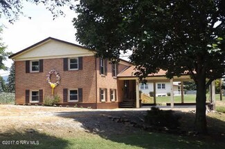 310 Horsley Dr, Pearisburg, VA 24134