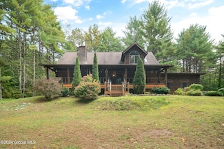 648 E Schroon River Rd, Diamond Point, NY 12824