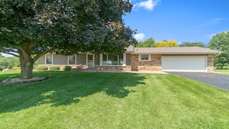8548 Valley View Dr, Byron, IL 61010