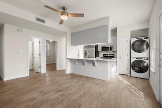 1100 W 25th St Unit 101, Austin, TX 78705