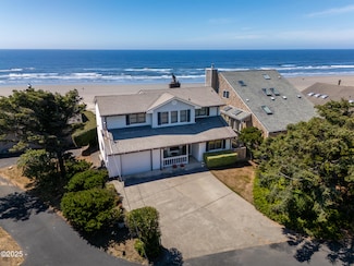 1016 SW Mark St, Newport, OR 97365