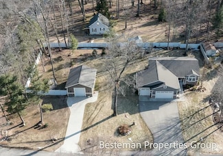 2773 Parkland Dr, Fruitport Charter Township, MI 49415