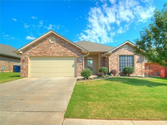 9104 Shady Grove Rd, Moore, OK 73160