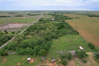 10910 N 2260 Rd, Clinton, OK 73601