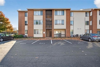 206 Pacific Dr, Hampton, VA 23666