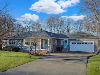 288 Hovey St, Lowell, MA 01852