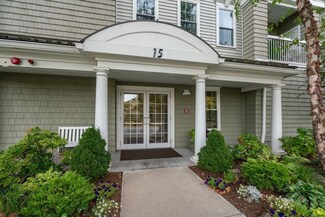 15 Morgan Dr Unit 106, Natick, MA 01760