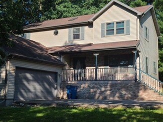 2871 E 777th Rd, Utica, IL 61373