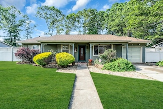85 Williams Ave, Amityville, NY 11701