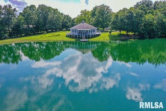 14290 E Windsong Rd, Mount Vernon, IL 62864