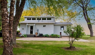 10328 E Lake Rd, North East, PA 16428