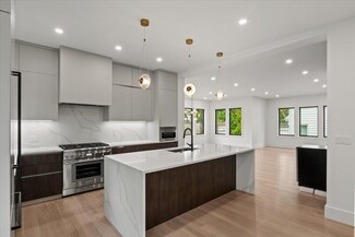 116 Thorndike St Unit 1, Brookline, MA 02446