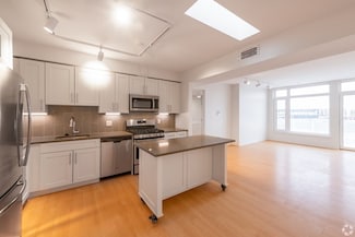 77 New St Unit 302, Cambridge, MA 02138