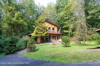 37 Williams Rd, Red Hook, NY 12571