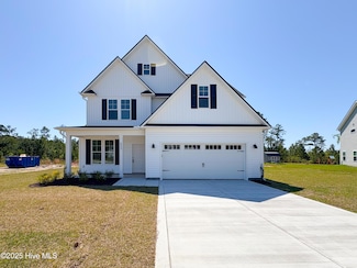 623 High Tide Dr, Sneads Ferry, NC 28460