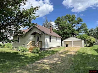 105 S 2nd St, Odin, MN 56160