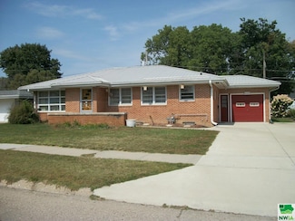 406 Ash St, Cherokee, IA 51012