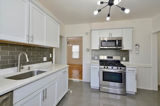 24 Rector Rd Unit 2, Boston, MA 02136