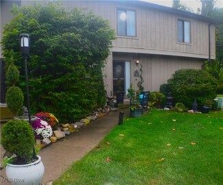 7390 Creekwood Dr Unit 10D, North Royalton, OH 44133