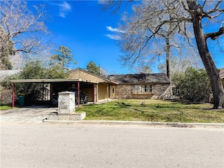 2408 N Thompson St, Conroe, TX 77303