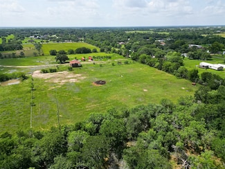 1952 Beverly Ln, Sealy, TX 77474