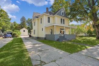 126 N Monroe St, Rockford, MI 49341