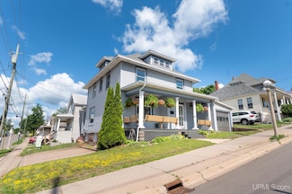 203 N 4th St, Marquette, MI 49855