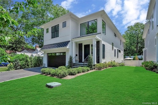 65 Myrtle Blvd, Larchmont, NY 10538