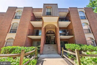 3322 Woodburn Village Dr Unit 13, Annandale, VA 22003