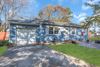 512 N Shore Dr, Forked River, NJ 08731