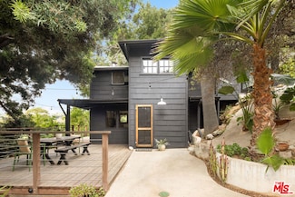 1810 Arteique Rd, Topanga, CA 90290
