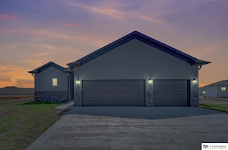 5930 SW Sierra Madre Dr, Lincoln, NE 68523